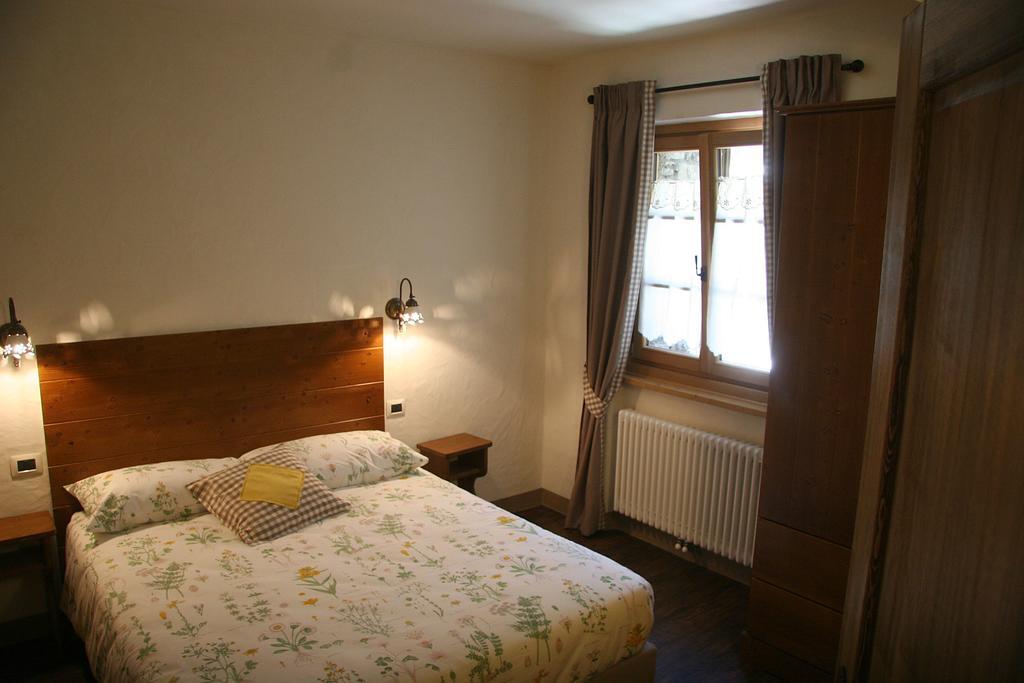 Ostello Del Castello Tirano Zimmer foto