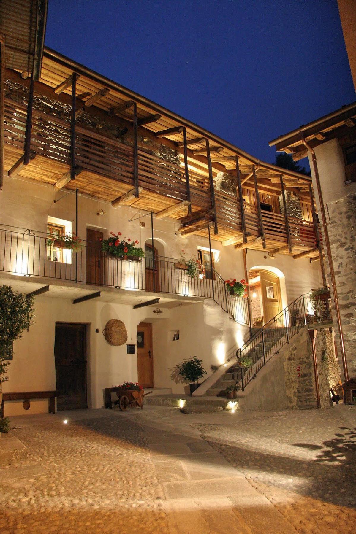 Ostello Del Castello Tirano Exterior foto